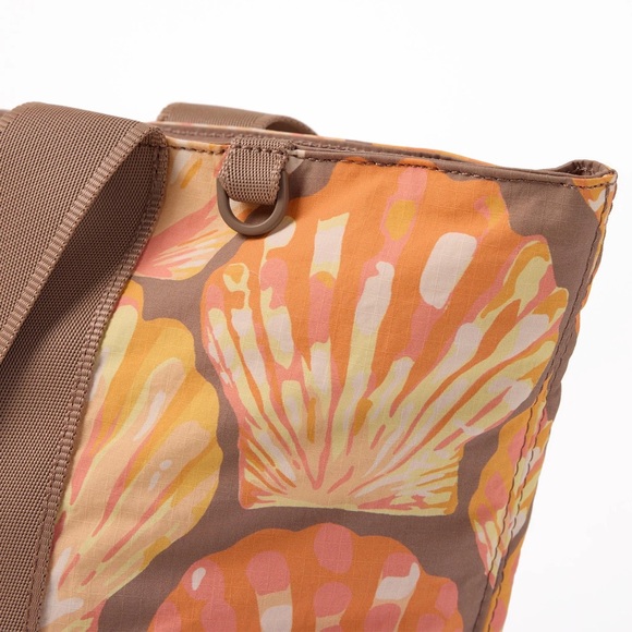 Aloha Collection Sunrise Shell Tote - Picture 3 of 7